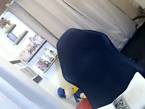 Womanoflove1 live cam