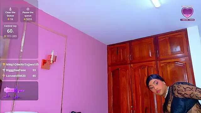 TiannahGlow live cam