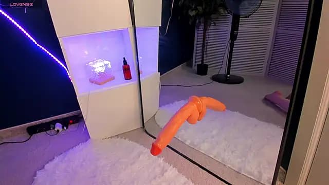 Queen_Milena live cam