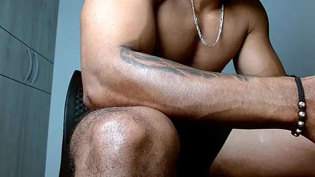 Muscle_Brown10 live cam