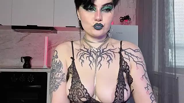 IntrigueYourDay live cam
