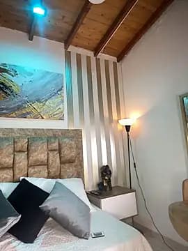 amara_queen_ live cam