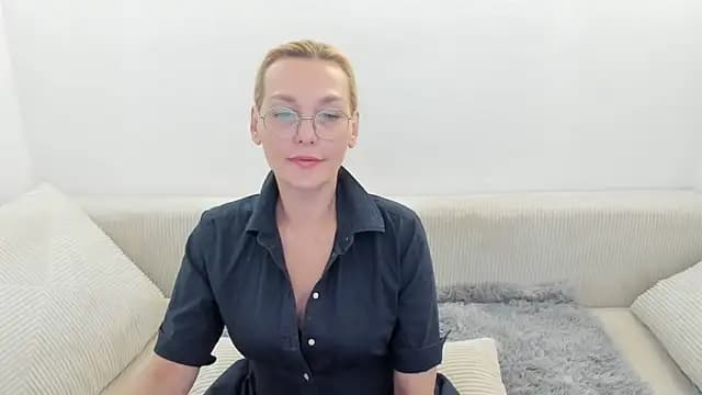 OeigesMik live cam