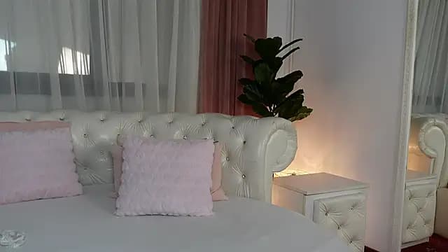NinaCrystal1 live cam