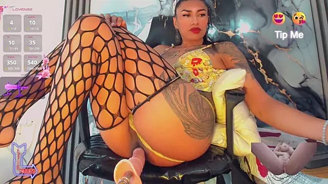 khiara_moretti live cam