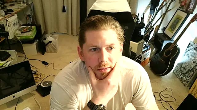 9VOLTT live cam