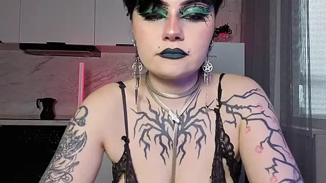 IntrigueYourDay live cam