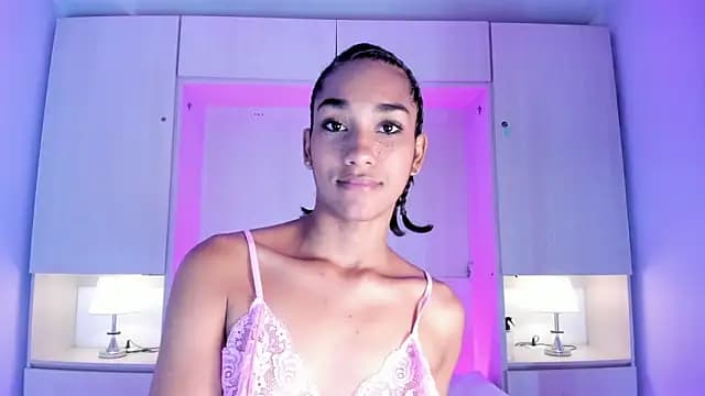 AnahiCollins live cam