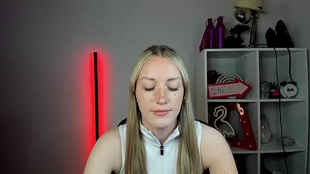 EvelynBlond live cam
