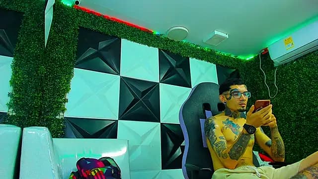Boy_tatto77 live cam