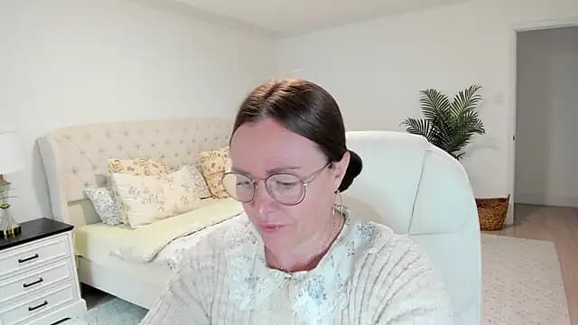 Vika73 live cam