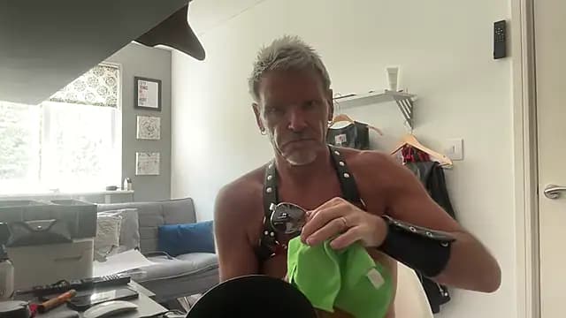 NottsLeather live cam