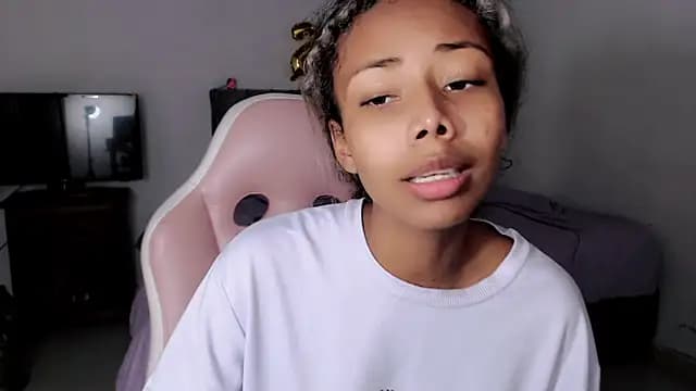 linda_brown_ live cam