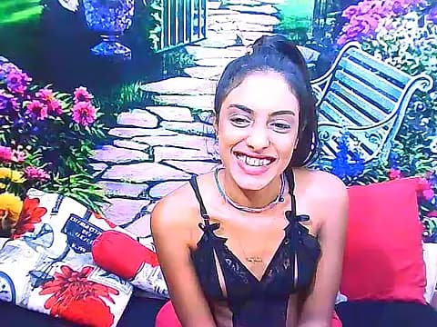 IndianPretty14u2Luv live cam