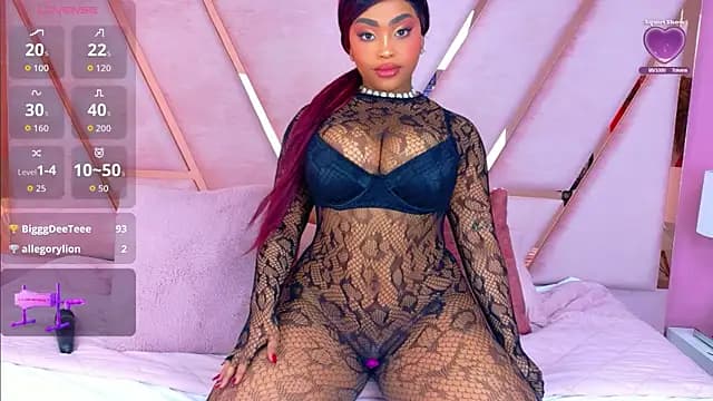 TiannahGlow live cam