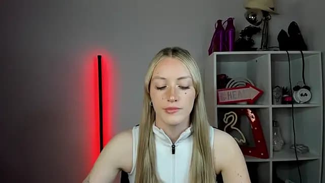EvelynBlond live cam