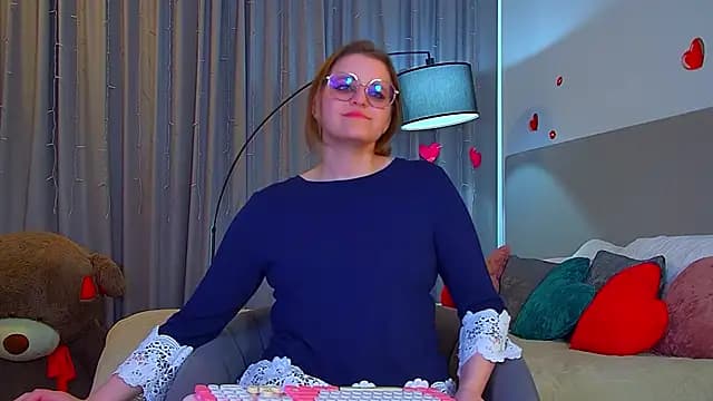 AlexaAvery live cam on Stripchat