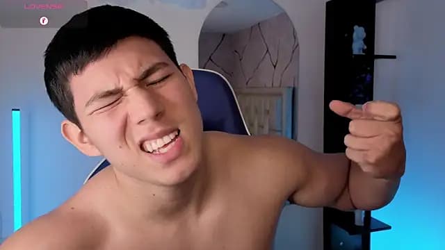 JamesCr_ live cam on Stripchat