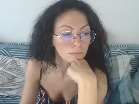 Emmatoo live cam