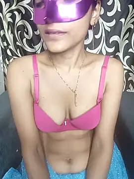 REVA_DARLING live cam