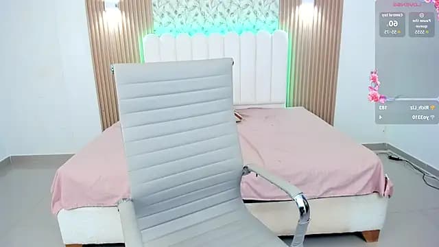 allyson_nahid live cam on Stripchat