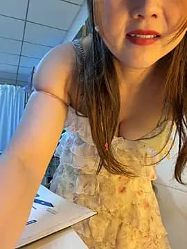 Xiaoxiao-y live cam