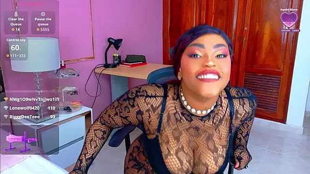 TiannahGlow live cam