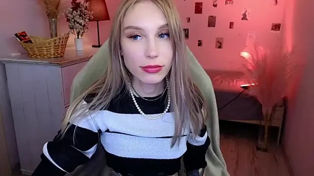 MilaDuales live cam