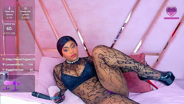 TiannahGlow live cam