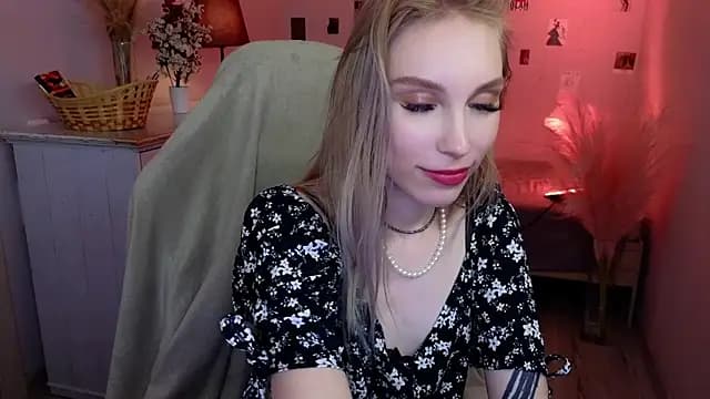 MilaDuales live cam