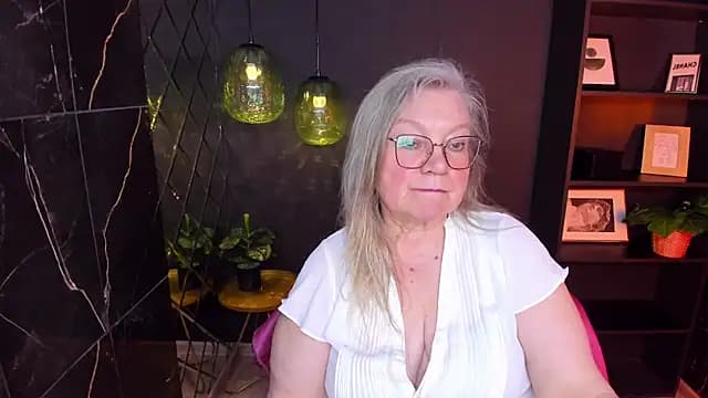 NataliMellow live cam