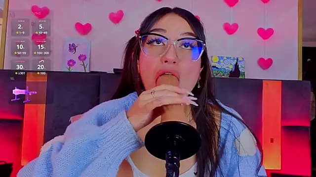 MadyJackson live cam
