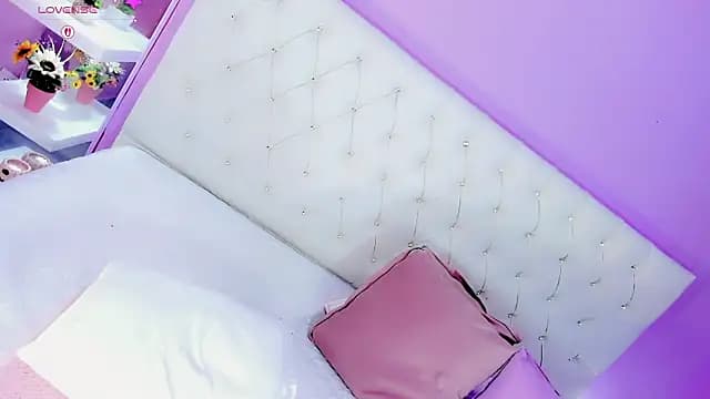Nauthy_girl live cam