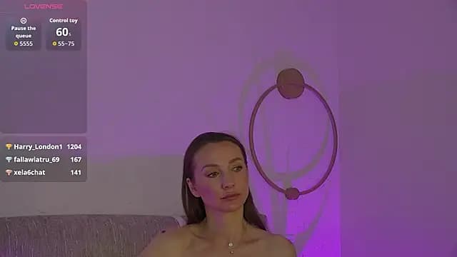 Eva_Devine live cam on Stripchat