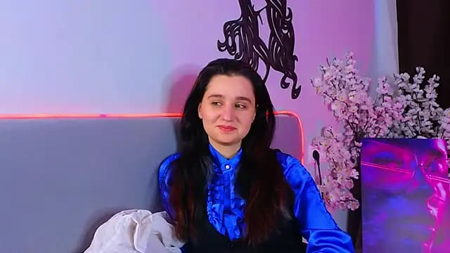 ReynaEdge live cam on Stripchat