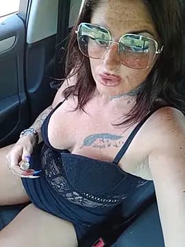 Irish_Scarlet_Squirt live cam