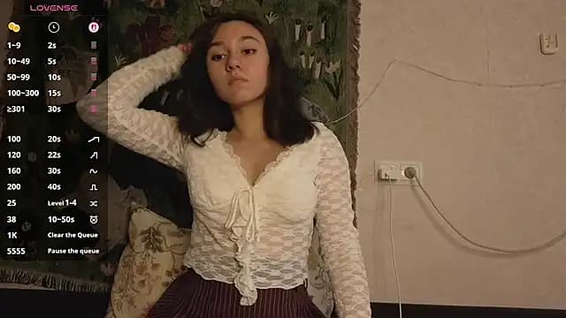 MiaLovelyOne live cam