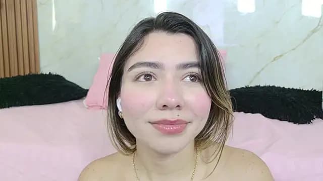 emi_bloom live cam