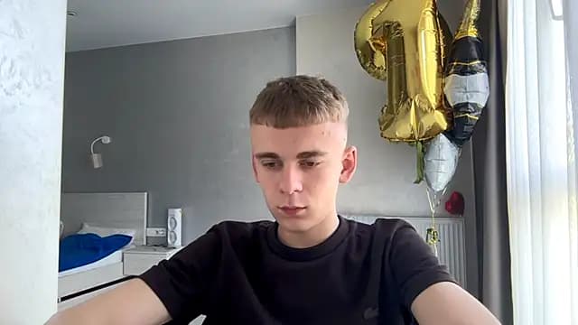 SoloFury live cam