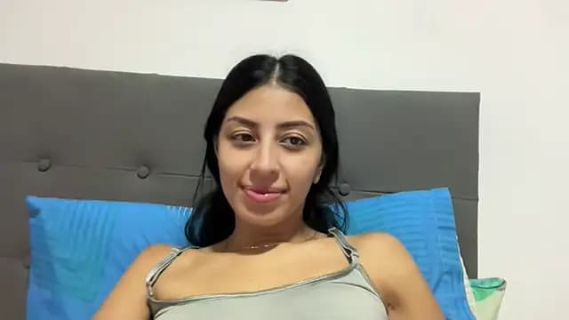 AbrilSantosxo live cam