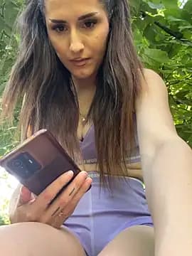 AriaAdda live cam