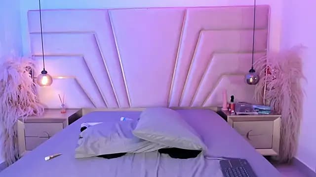 Milan_LewisS live cam