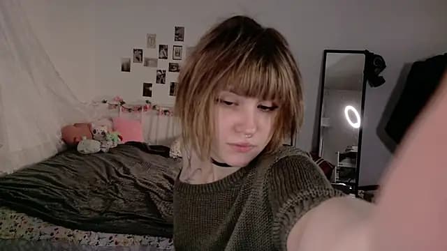 KikiMoor live cam