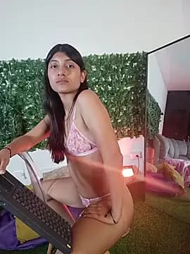YeseniaRodriguez3 live cam