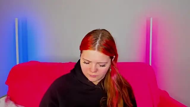 KellyFiery live cam
