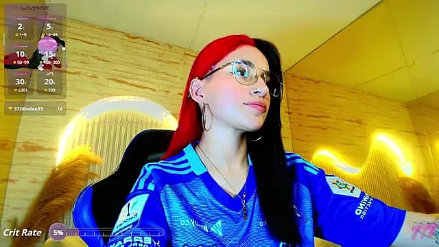 Moon_Red_r live cam