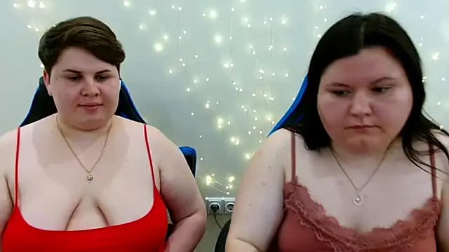 BeckyAndHellen live cam