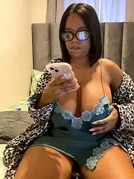 Saggy_areola95 live cam