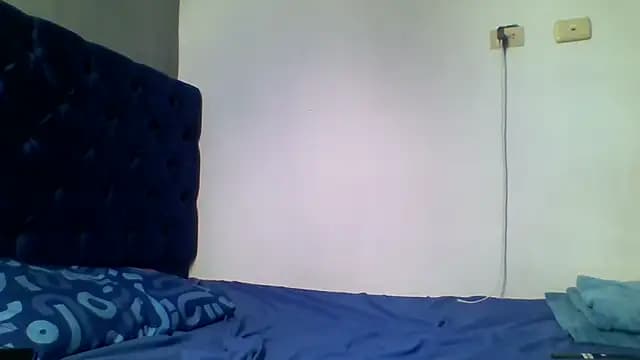 Latinos_2001 live cam