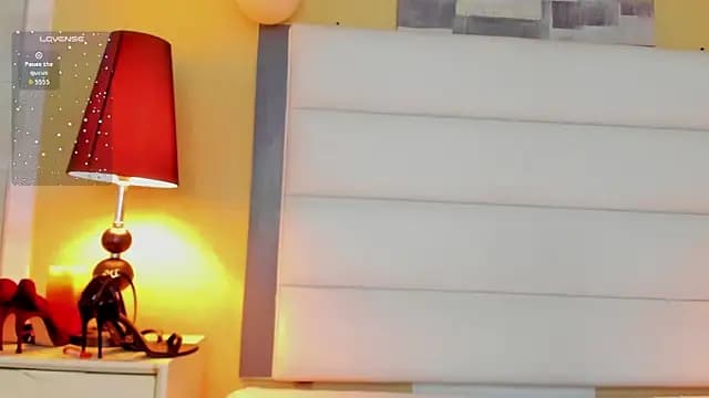 AllyPretty live cam